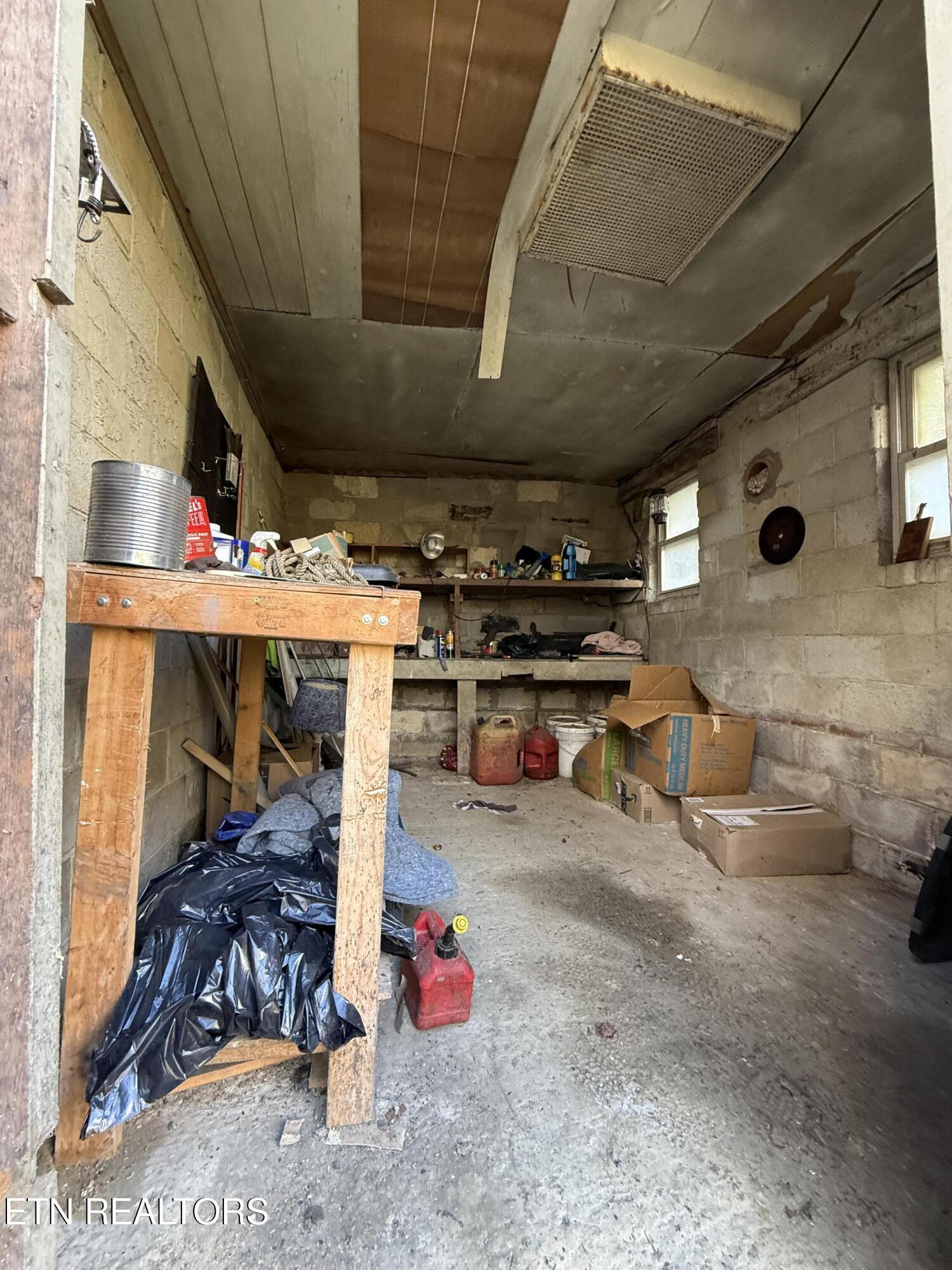 1107 Catoosa Road Wartburg, TN 37887 - Photo 15 of 27 IMG_0723