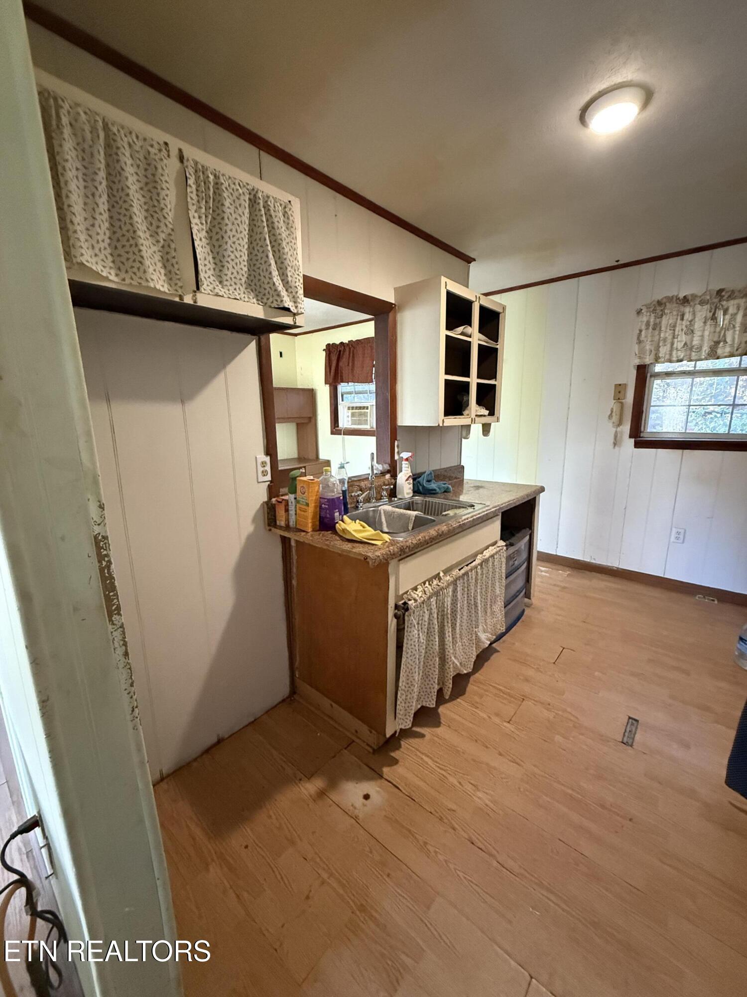 1107 Catoosa Road Wartburg, TN 37887 - Photo 20 of 27 IMG_0684