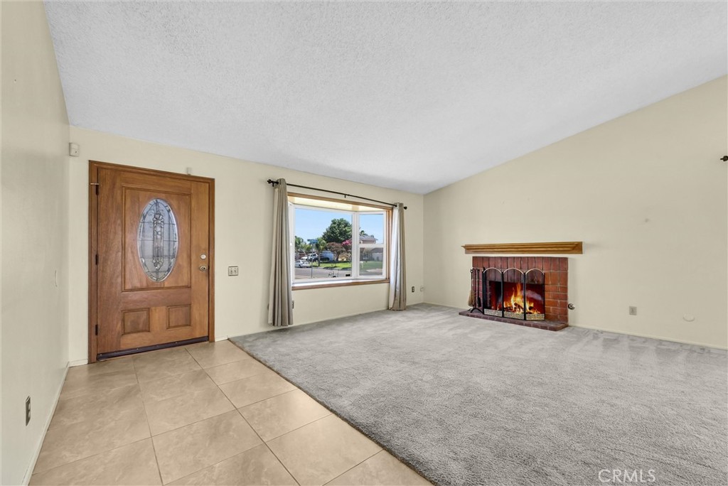896 North Arrowhead Avenue Rialto, CA 92376 - Photo 7 of 31