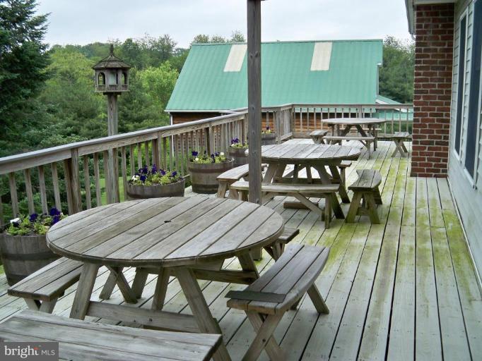 2524 Uniontown Road Westminster, MD 21158 - Photo 21 of 30 Deck