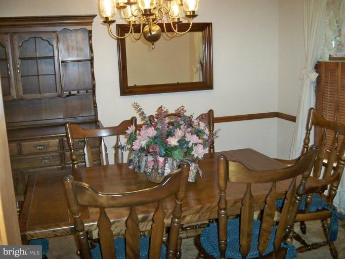 2524 Uniontown Road Westminster, MD 21158 - Photo 9 of 30 Breakfast Area