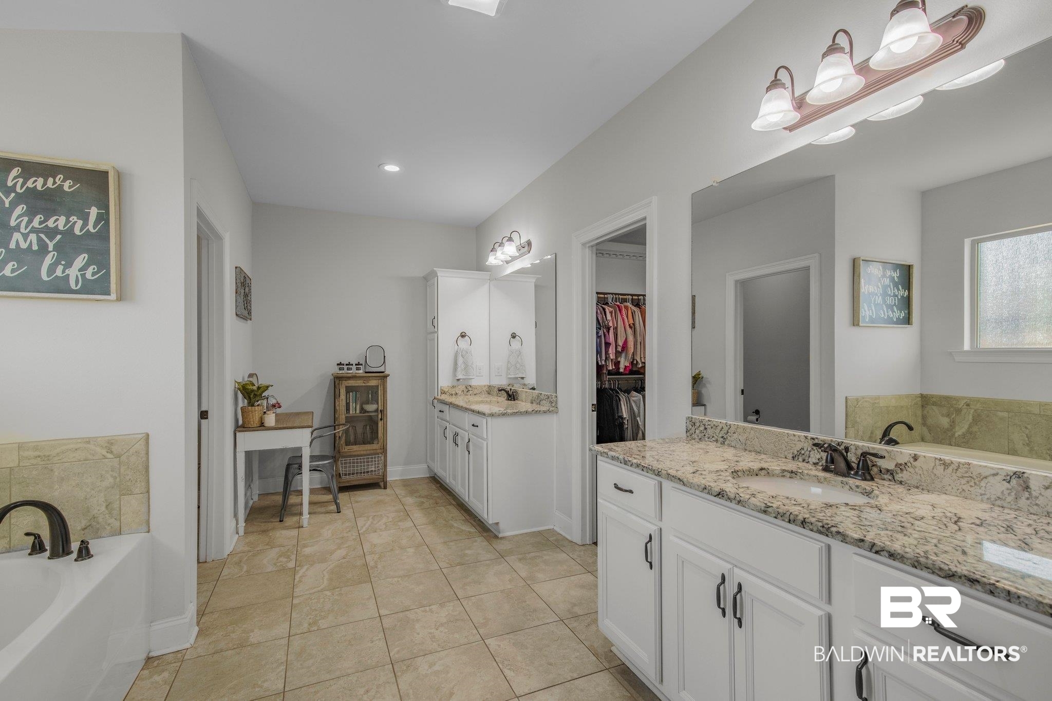 33788 Rutland Lane Daphne, AL 36527 - Photo 24 of 48 Primary Bathroom