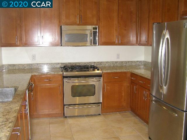 423 7th Street, Unit 608 Oakland, CA 94607 - Photo 4 of 9