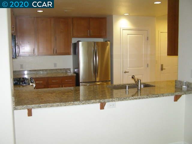 423 7th Street, Unit 608 Oakland, CA 94607 - Photo 5 of 9