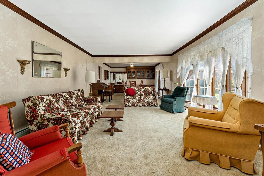 275 Swearingen Road Georgetown, PA 15043 - Photo 3 of 40 a living room with furniture