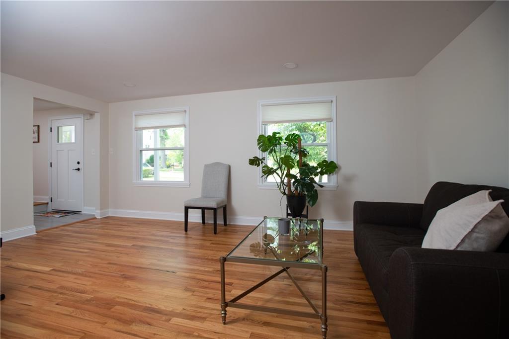 115 Sandhurst Road Pittsburgh, PA 15241 - Photo 3 of 28 Gallery Image 3
