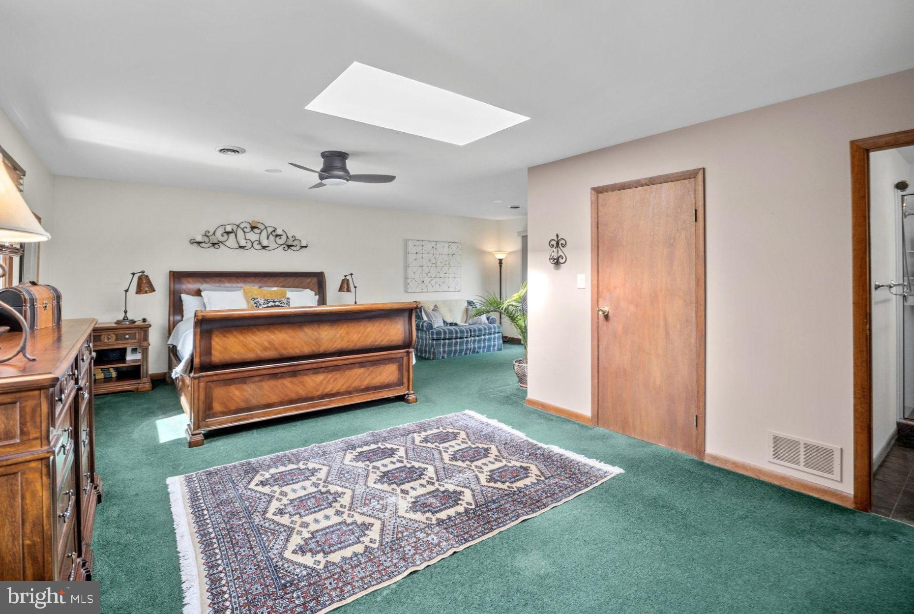 40 Buckwalter Road Spring City, PA 19475 - Photo 29 of 41 Expansive En-Suite Primary w/Walk-In Closet