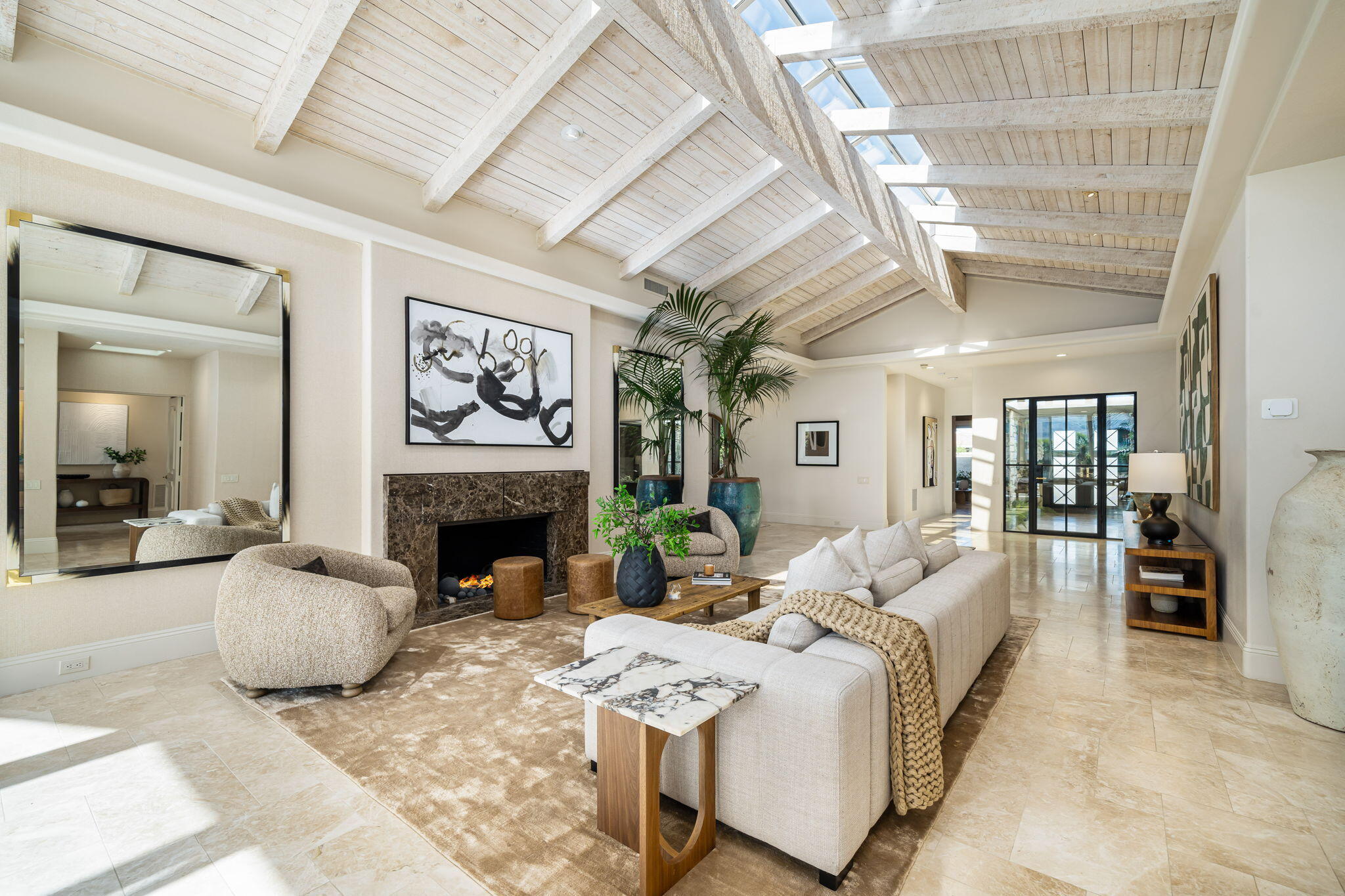 74 Mayfair Drive Rancho Mirage, CA 92270 - Photo 9 of 64 Bright living room
