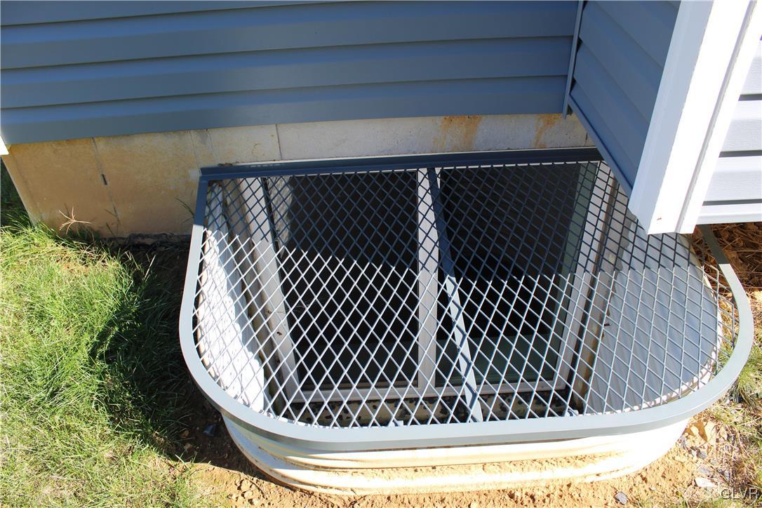 2584 Raya Way Easton, PA 18045 - Photo 31 of 35 a view of entryway