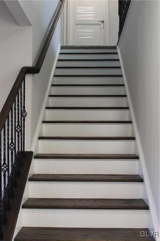 2584 Raya Way Easton, PA 18045 - Photo 6 of 35 a view of entryway