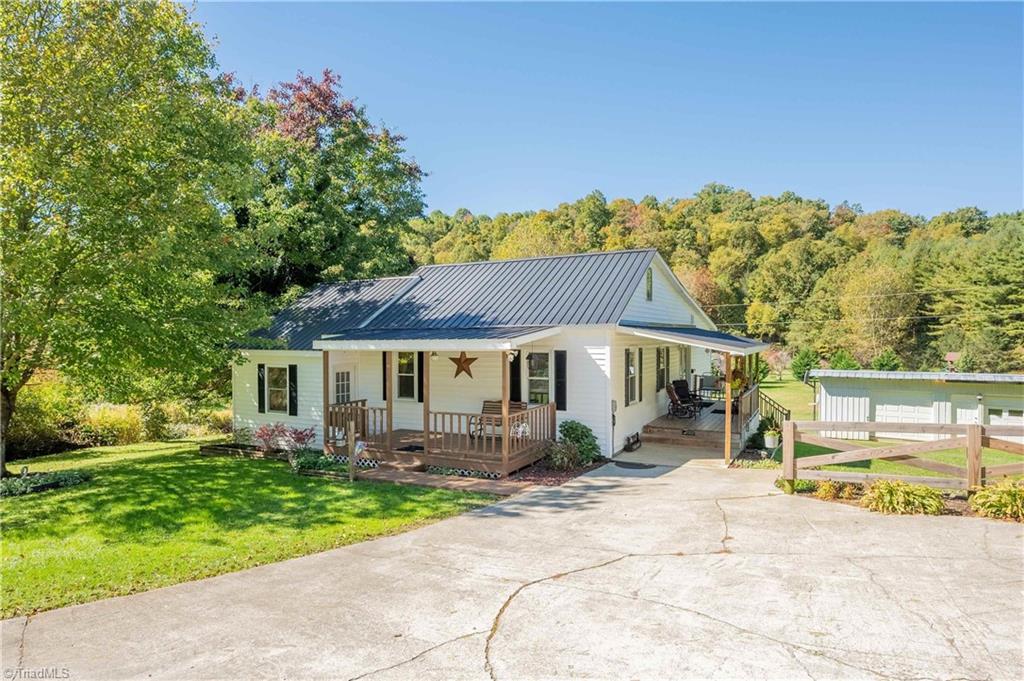 2563 Horse Ridge Road Northwest Willis, VA 24380 - Photo 1 of 40
