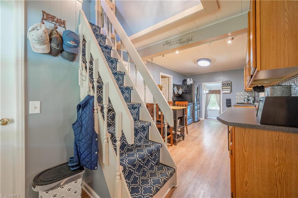 2563 Horse Ridge Road Northwest Willis, VA 24380 - Photo 11 of 40