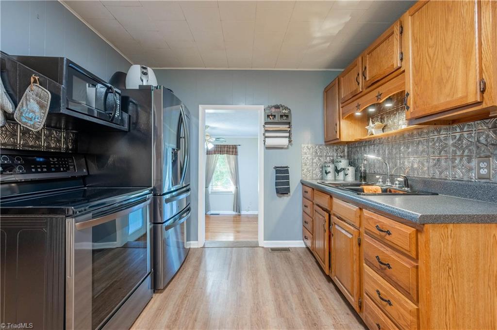 2563 Horse Ridge Road Northwest Willis, VA 24380 - Photo 13 of 40