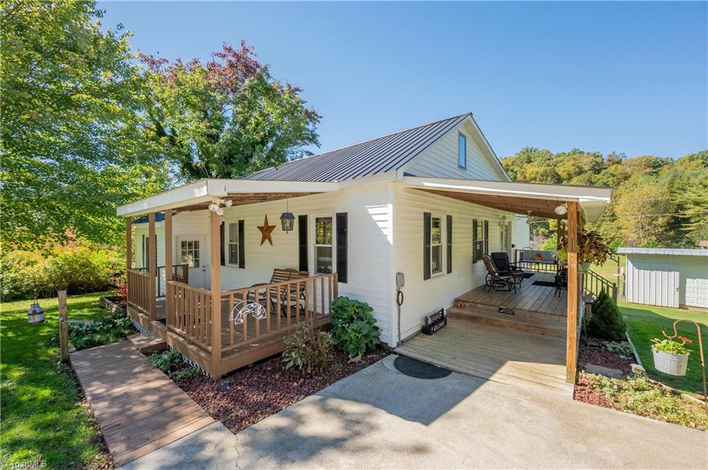 2563 Horse Ridge Road Northwest Willis, VA 24380 - Photo 36 of 40