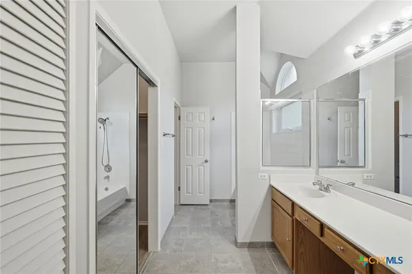 $324,900 | 215 Rio Vista Drive, Georgetown, TX 78626