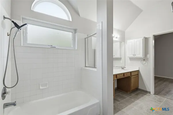 $324,900 | 215 Rio Vista Drive, Georgetown, TX 78626