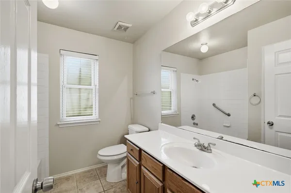 $324,900 | 215 Rio Vista Drive, Georgetown, TX 78626