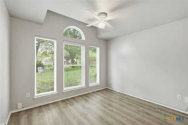 $324,900 | 215 Rio Vista Drive, Georgetown, TX 78626