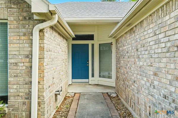 $324,900 | 215 Rio Vista Drive, Georgetown, TX 78626