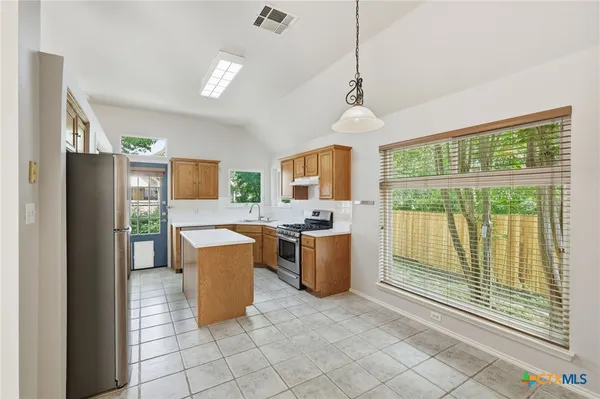 $324,900 | 215 Rio Vista Drive, Georgetown, TX 78626