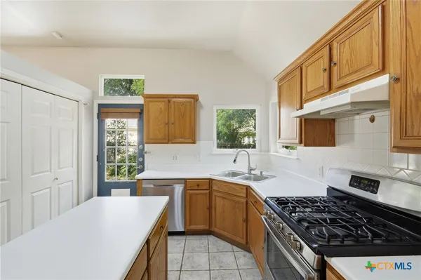 $324,900 | 215 Rio Vista Drive, Georgetown, TX 78626