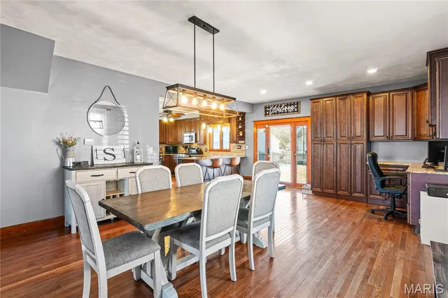 $240,000 | 807 North Metter Avenue, Columbia, IL 62236