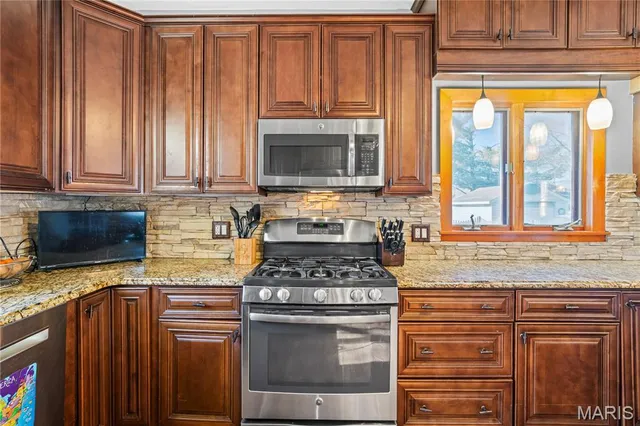 $240,000 | 807 North Metter Avenue, Columbia, IL 62236