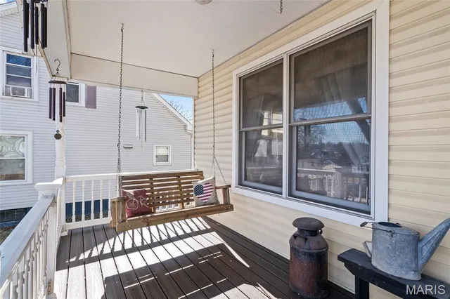 $240,000 | 807 North Metter Avenue, Columbia, IL 62236