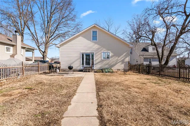 $240,000 | 807 North Metter Avenue, Columbia, IL 62236