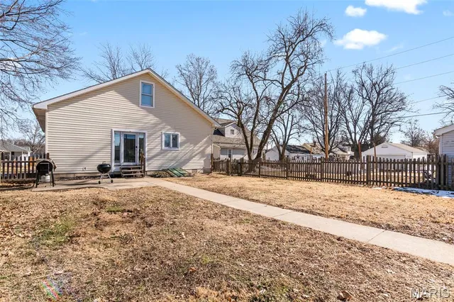 $240,000 | 807 North Metter Avenue, Columbia, IL 62236