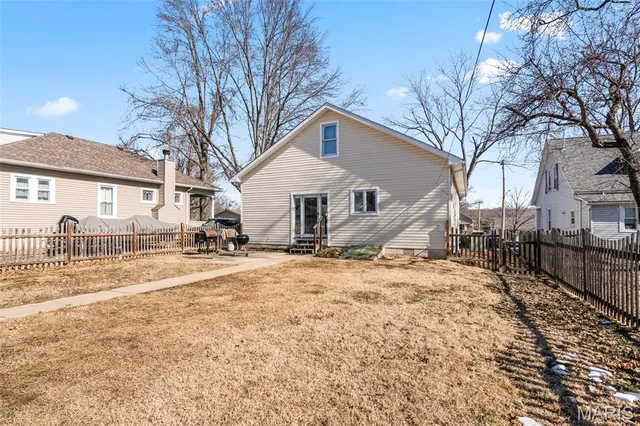 $240,000 | 807 North Metter Avenue, Columbia, IL 62236