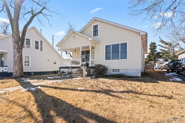 $240,000 | 807 North Metter Avenue, Columbia, IL 62236