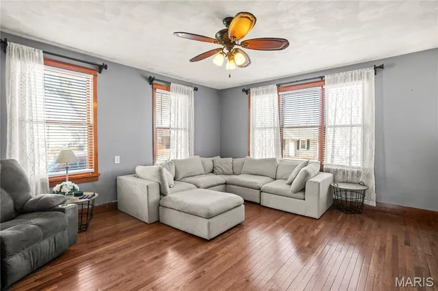 $240,000 | 807 North Metter Avenue, Columbia, IL 62236