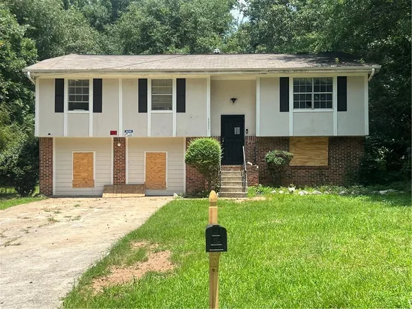 $205,000 | 5852 Hallwood Court, Lithonia, GA 30058