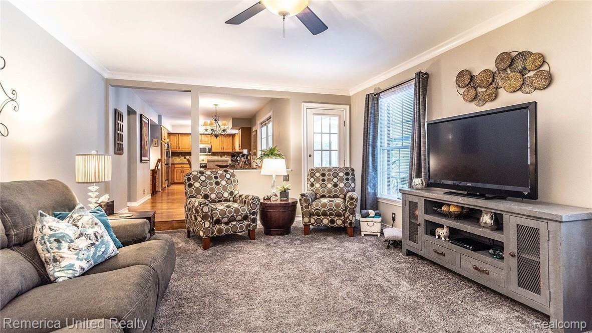 24039 Woodham Road Novi, MI 48374 - Photo 10 of 51 016_25.jpg