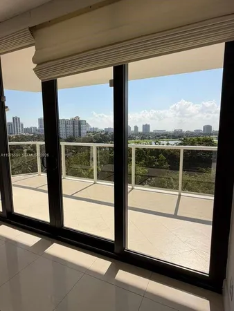 $4,500 | 20281 East Country Club Drive, Unit 611, Aventura, FL 33180