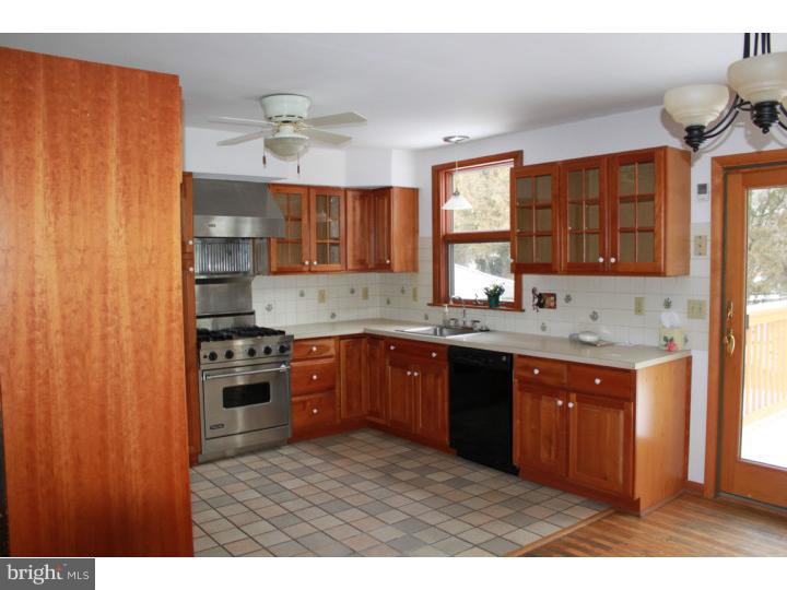 833 Valley View Road Media, PA 19063 - Photo 5 of 25 Kitchen