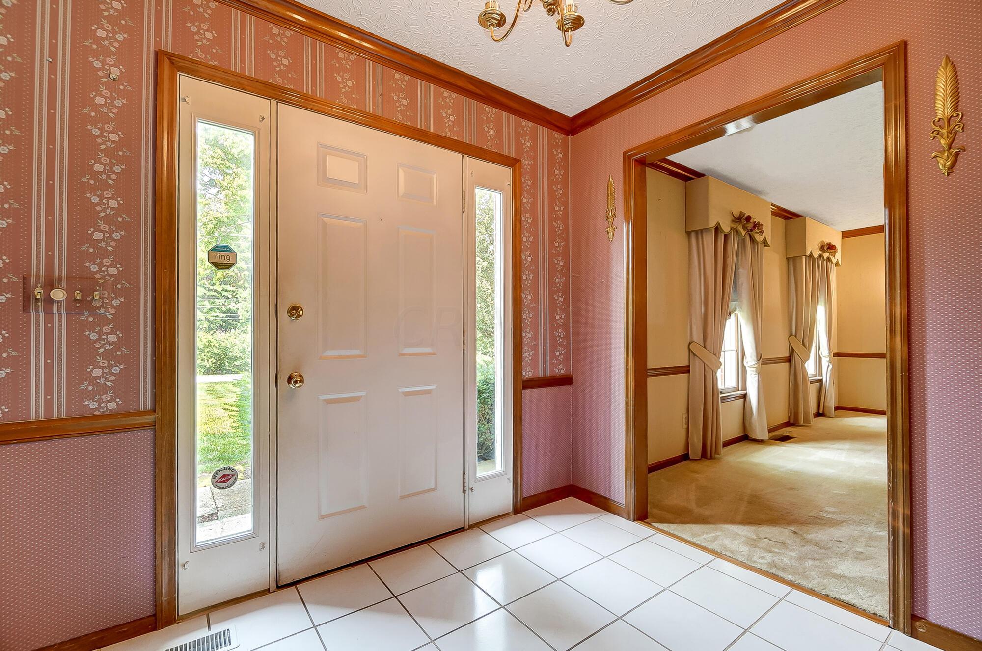 5191 Dublin Road Dublin, OH 43016 - Photo 7 of 63 FOYER