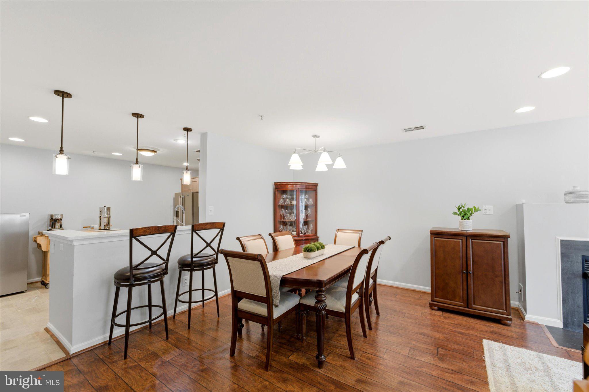 4367 Hackney Coach Lane, Unit 162 Fairfax, VA 22030 - Photo 12 of 56 Dining area