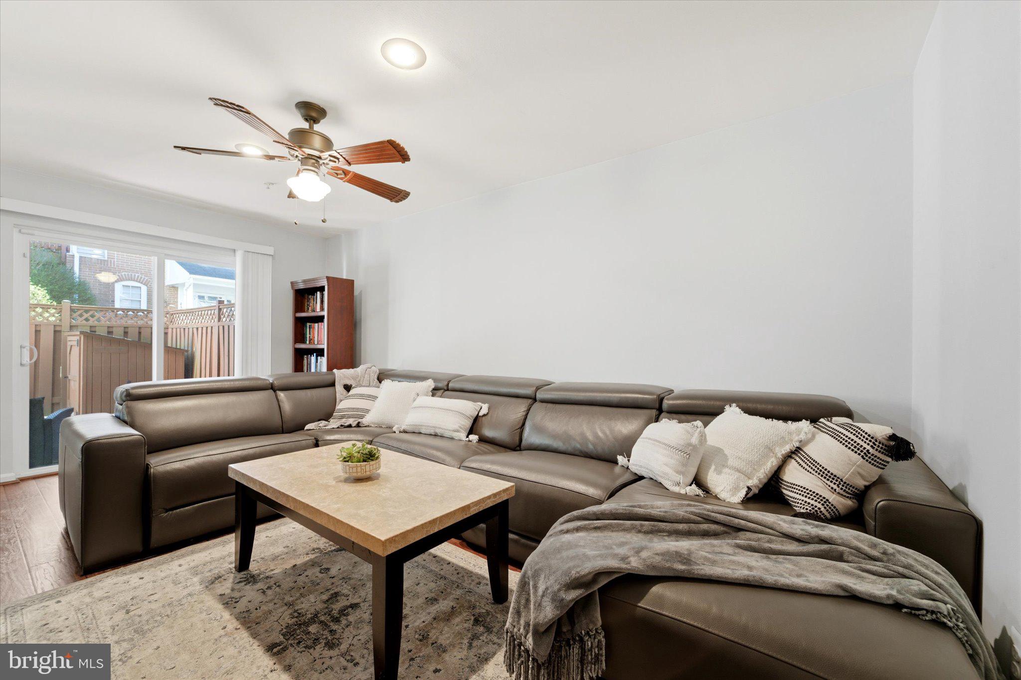 4367 Hackney Coach Lane, Unit 162 Fairfax, VA 22030 - Photo 14 of 56