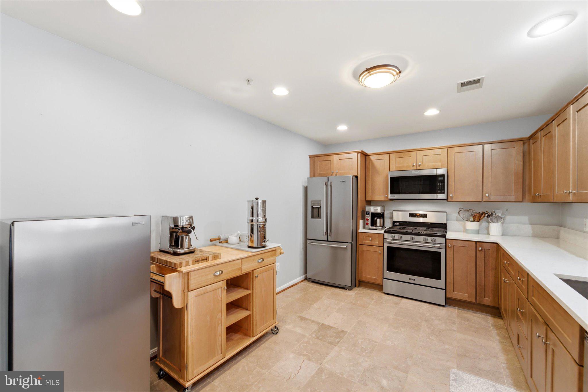 4367 Hackney Coach Lane, Unit 162 Fairfax, VA 22030 - Photo 8 of 56