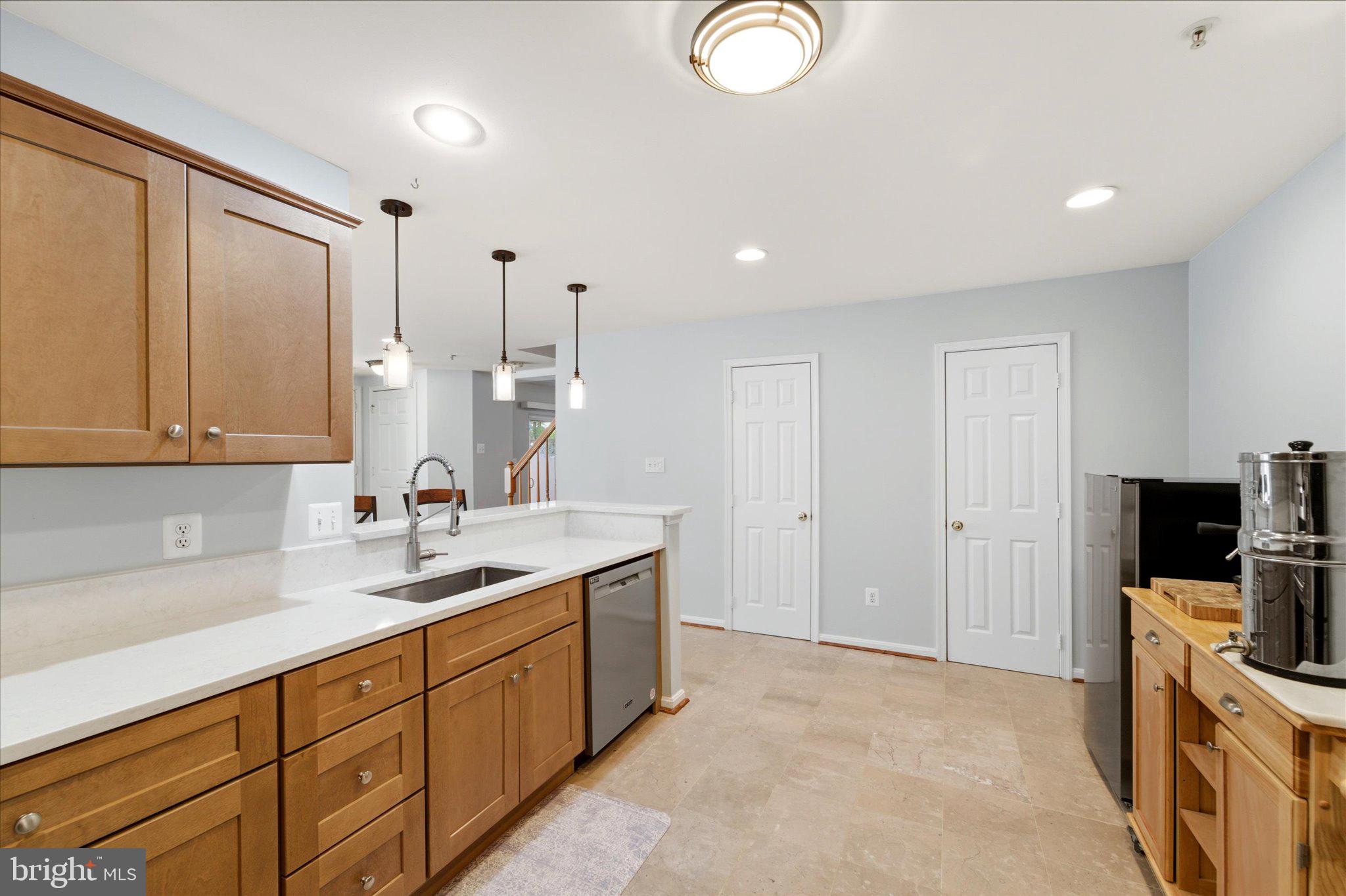 4367 Hackney Coach Lane, Unit 162 Fairfax, VA 22030 - Photo 9 of 56