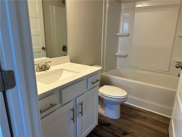 $591,894 | 45 Cruce Lake Court, Hoschton, GA 30548