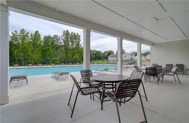 $591,894 | 45 Cruce Lake Court, Hoschton, GA 30548