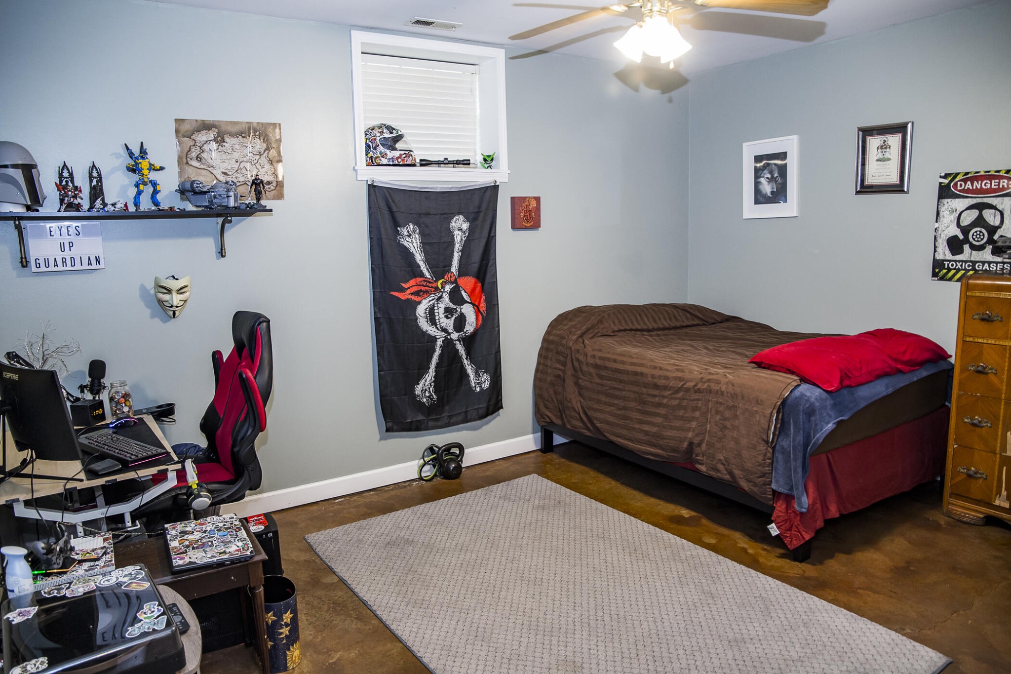 5520 Academy Road Cookeville, TN 38506 - Photo 30 of 40 a bedroom with bed and a chandelier