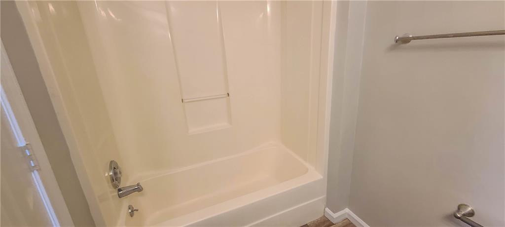 2120 Fairways Court Kennesaw, GA 30144 - Photo 11 of 20 a close view of a bathtub in bathroom