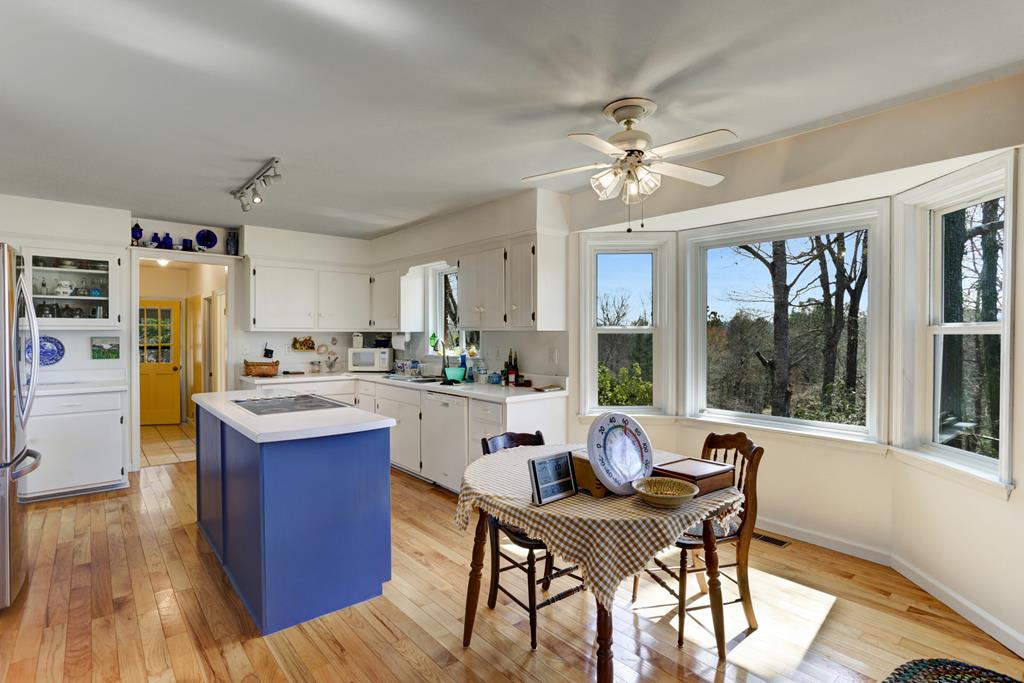 14 Wells Road Brasstown, NC 28902 - Photo 7 of 65 Gallery Image 7