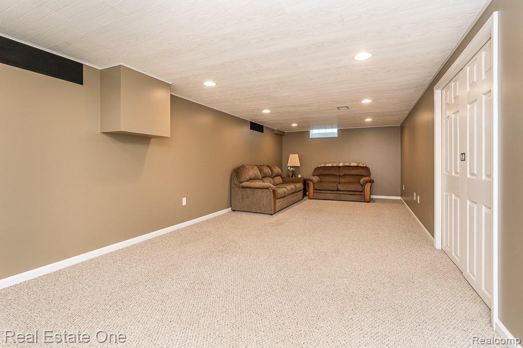 471 Elmhill Road Rochester Hills, MI 48306 - Photo 23 of 34