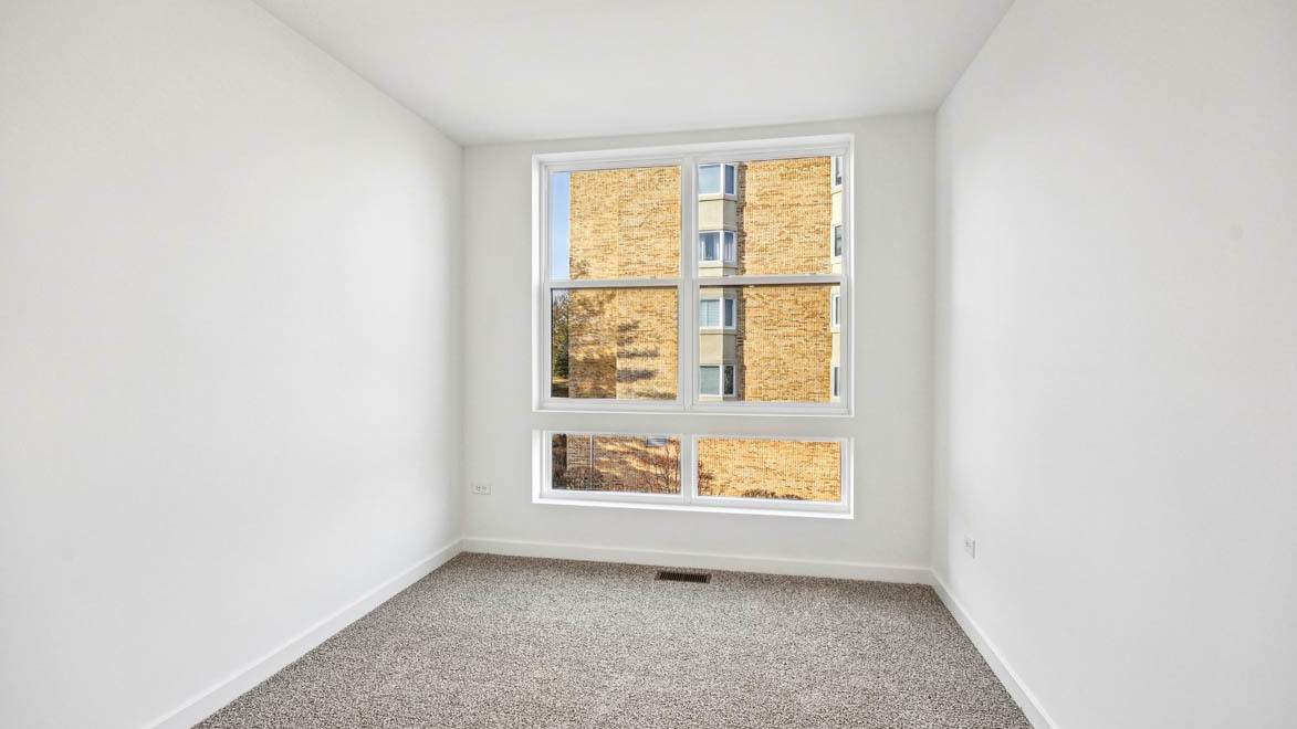 392 Summit Circle Lombard, IL 60148 - Photo 49 of 61 an empty room with windows