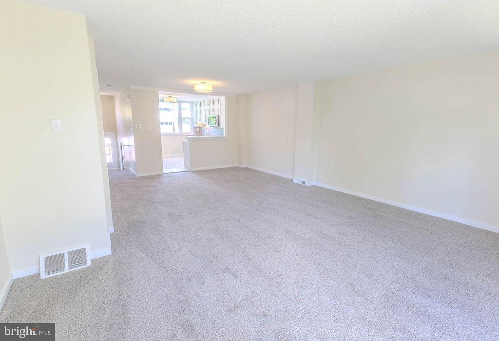 4128 Whiting Road Philadelphia, PA 19154 - Photo 8 of 41 Gallery Image 8